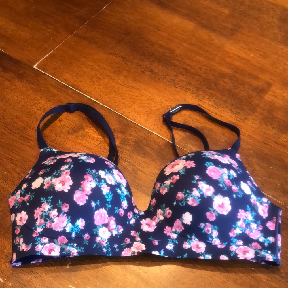 Victoria’s Secret bra! New with tags!